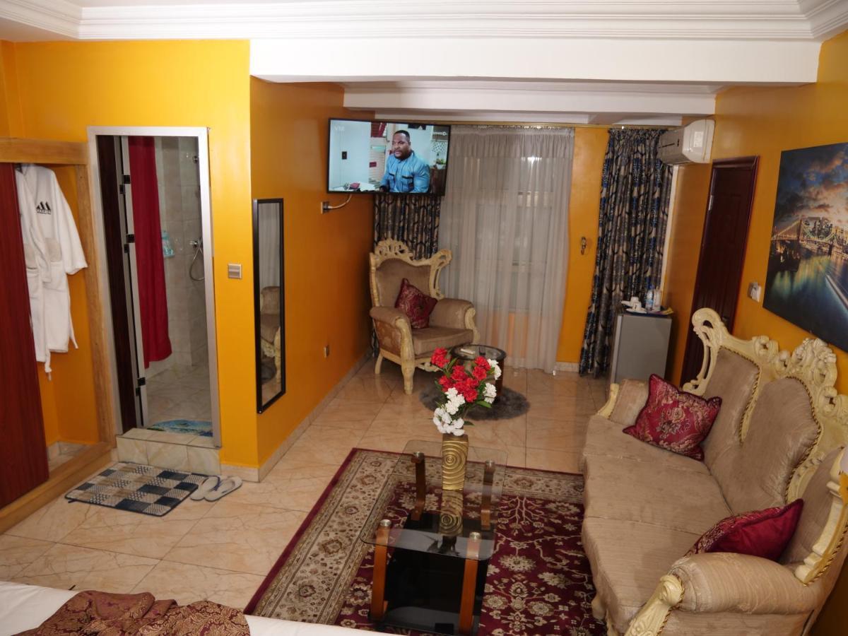 Marriot Metropolitan Hotel Douala Kültér fotó
